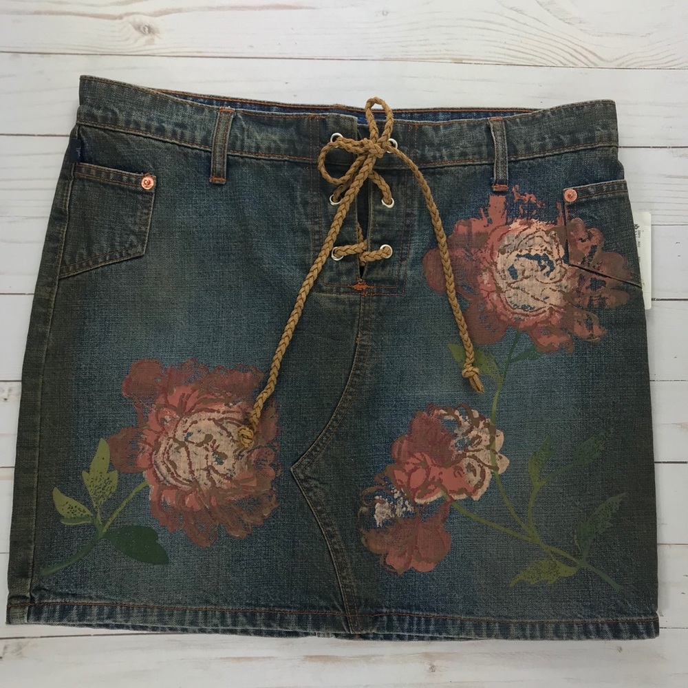 Tyte jean rose painted skirt front tie size 9